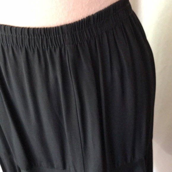 Dropped waist flared black skirt 10 - Picture 3 of 6